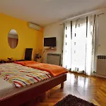 Apartments And Rooms Irena