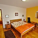 Apartments And Rooms Irena